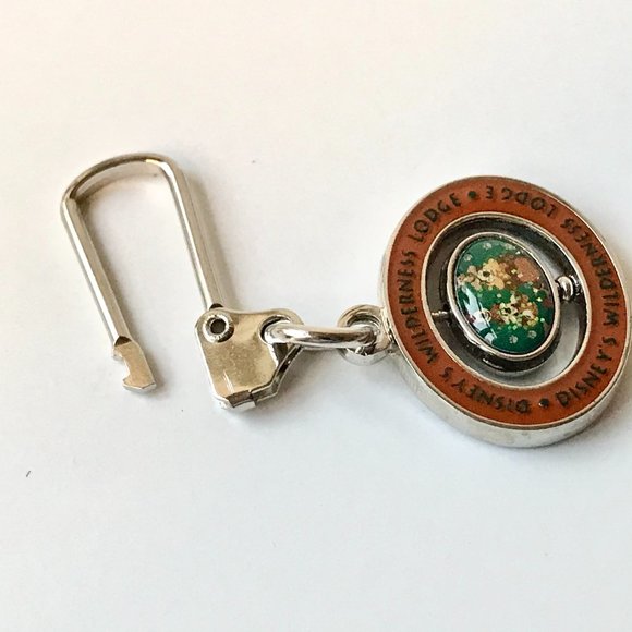 Vintage Disney Wilderness Lodge Resort Zipper Pull - Picture 3 of 6